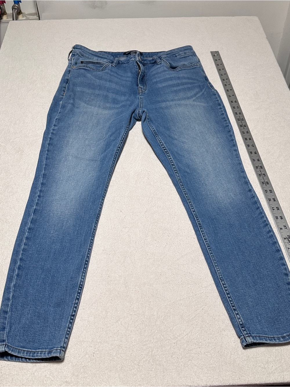 Calvin Klein Jeans Women's Mid-Blue Straight-Leg Jeans